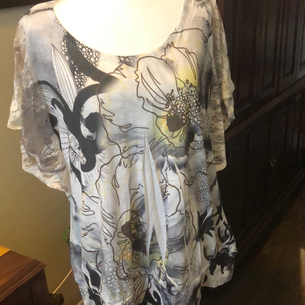 Apt. 9 Black and White Graphic Short Sleeve Blouse